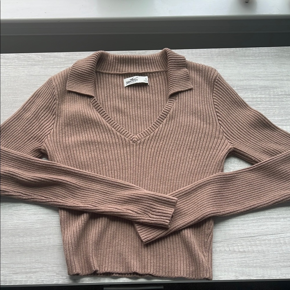 Hollister Brown Sweater Shirt